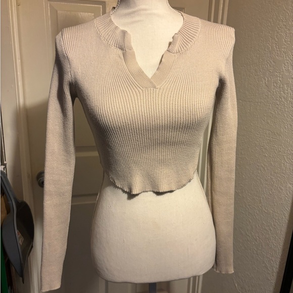 Cream Ribbed Knit Cropped Sweater - Picture 6 of 6